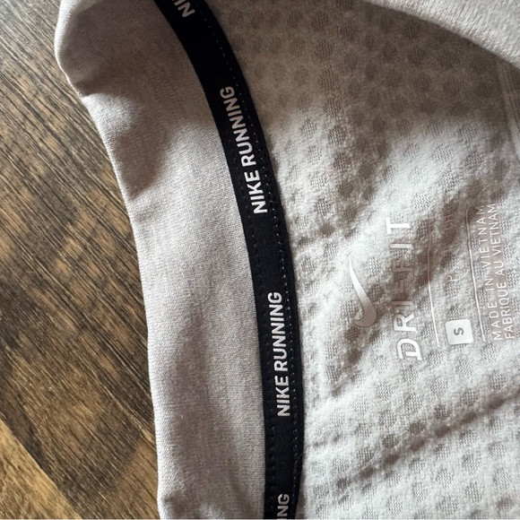 Nike Running  Long Sleeve  Top - Picture 7 of 10